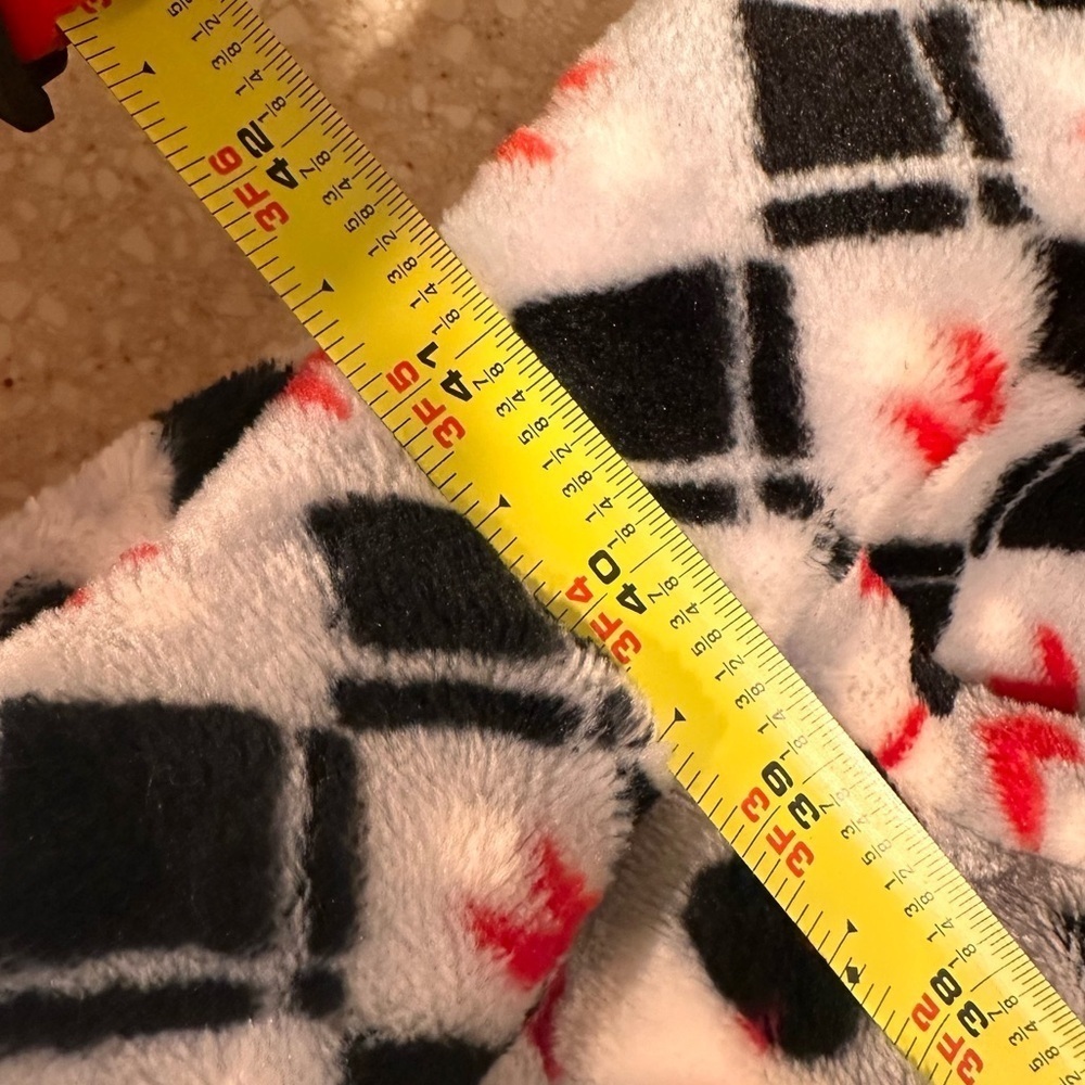 Vera Bradley Playful Penguins Red
& Gray Cozy Pants, Mini Hipster & Lug Tag Set - Picture 9 of 15